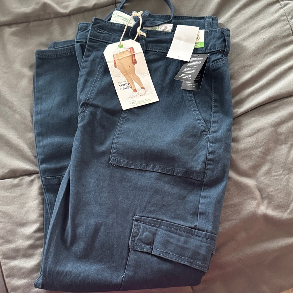 Women's Navy Cargo Capris
